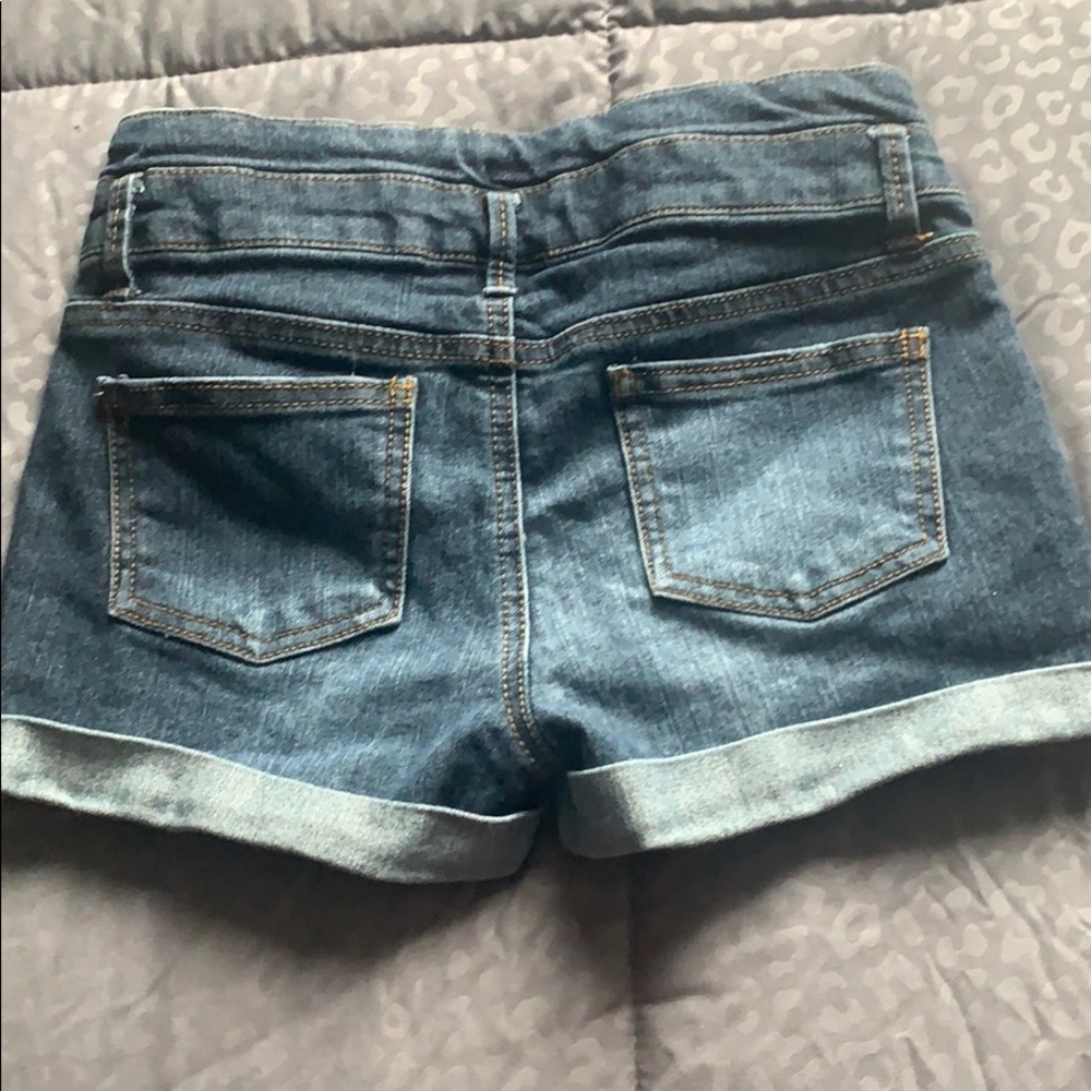 Shorts - Picture 2 of 4